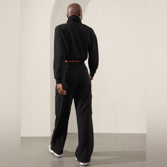 Athleta Easy Fleece Mid Rise Cargo Pant // Black - Picture 2 of 16